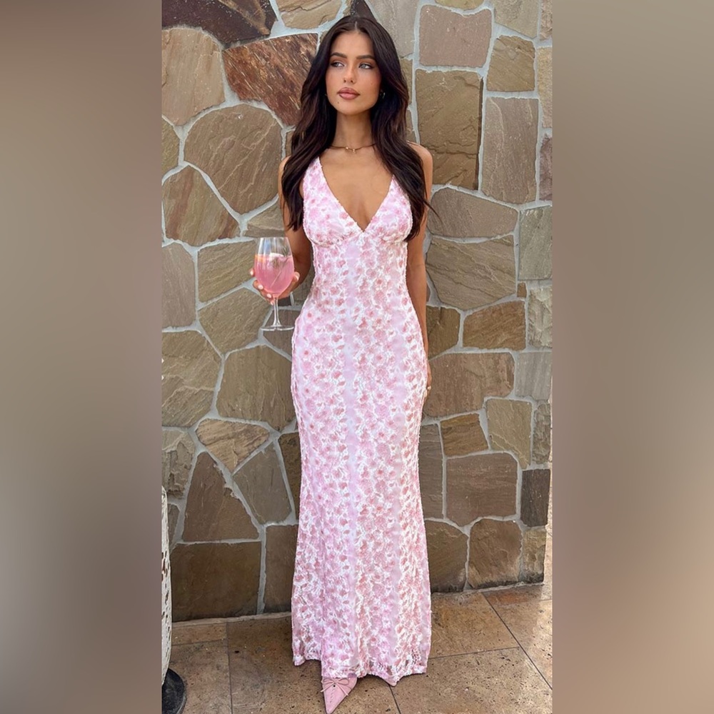 Farida Pink Lace Maxi Dress •NEW WITH TAGS•